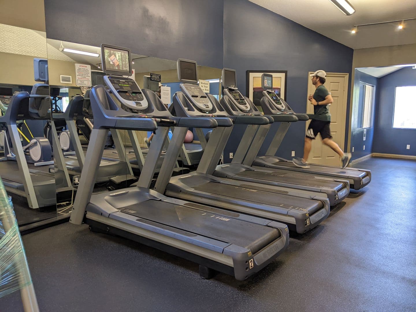 Woodland Hills Apartment: 5525 Canoga Ave #123