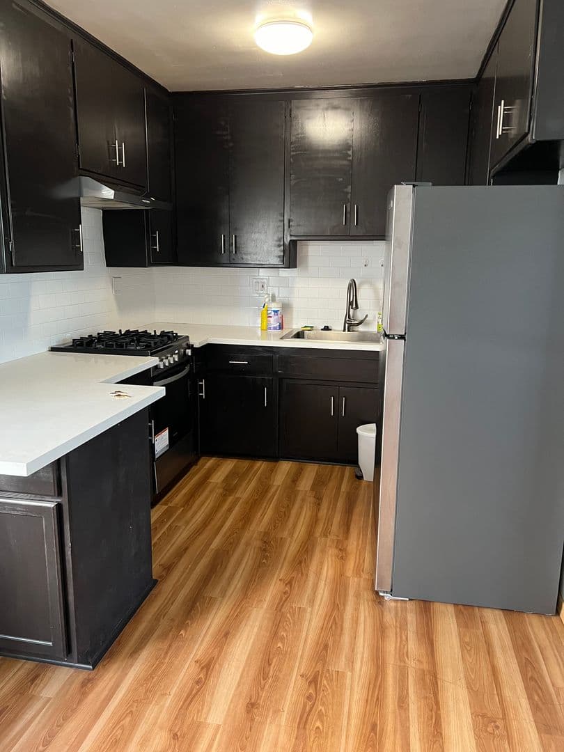 Pasadena Apartment: 1361 E Del Mar Blvd