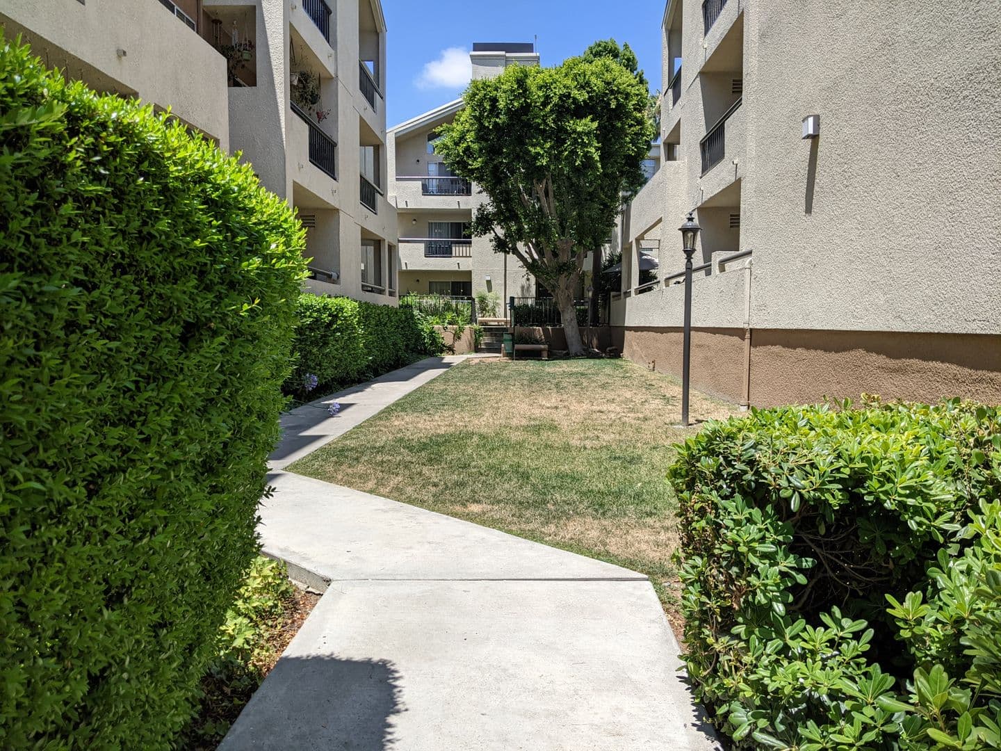Woodland Hills Apartment: 5525 Canoga Ave #123