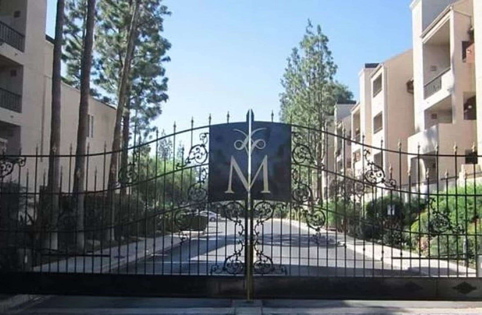 Woodland Hills Apartment: 5525 Canoga Ave #123