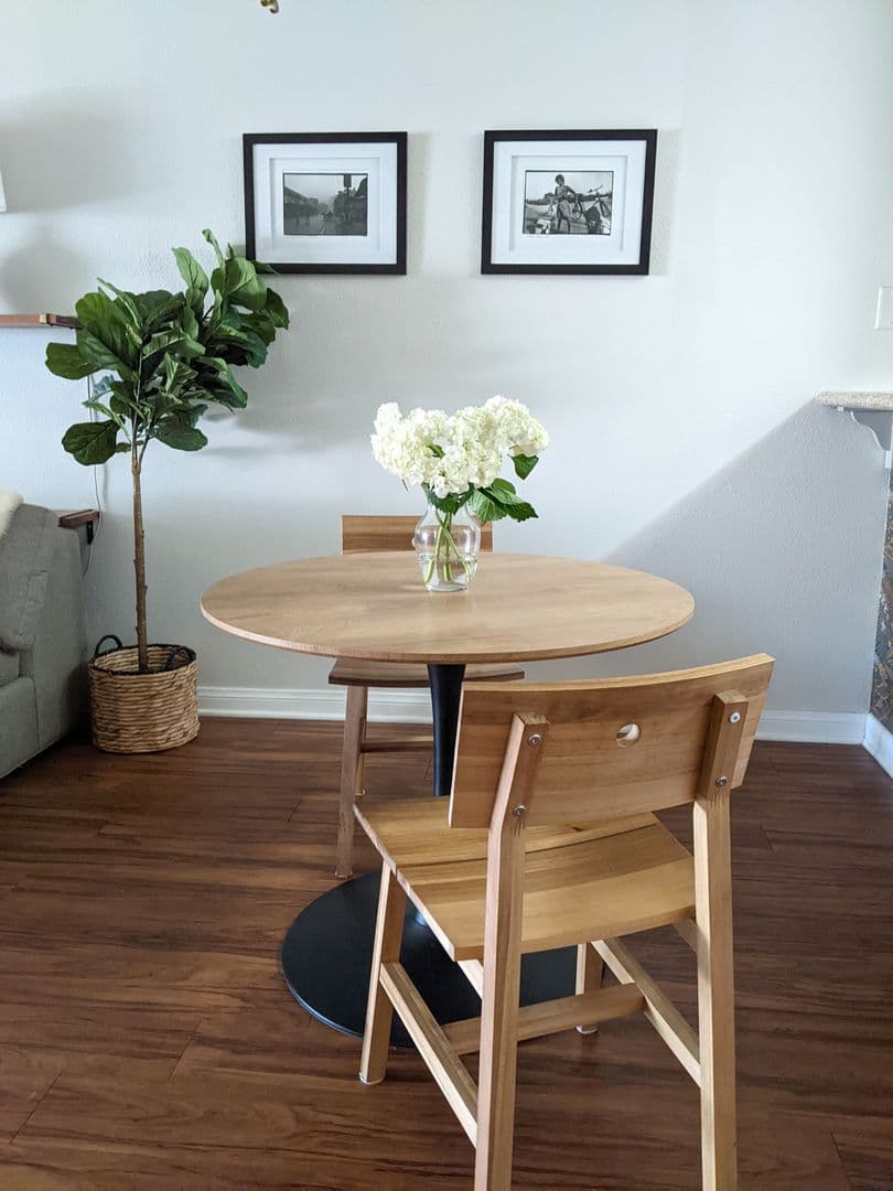 Woodland Hills Apartment: 5525 Canoga Ave #123