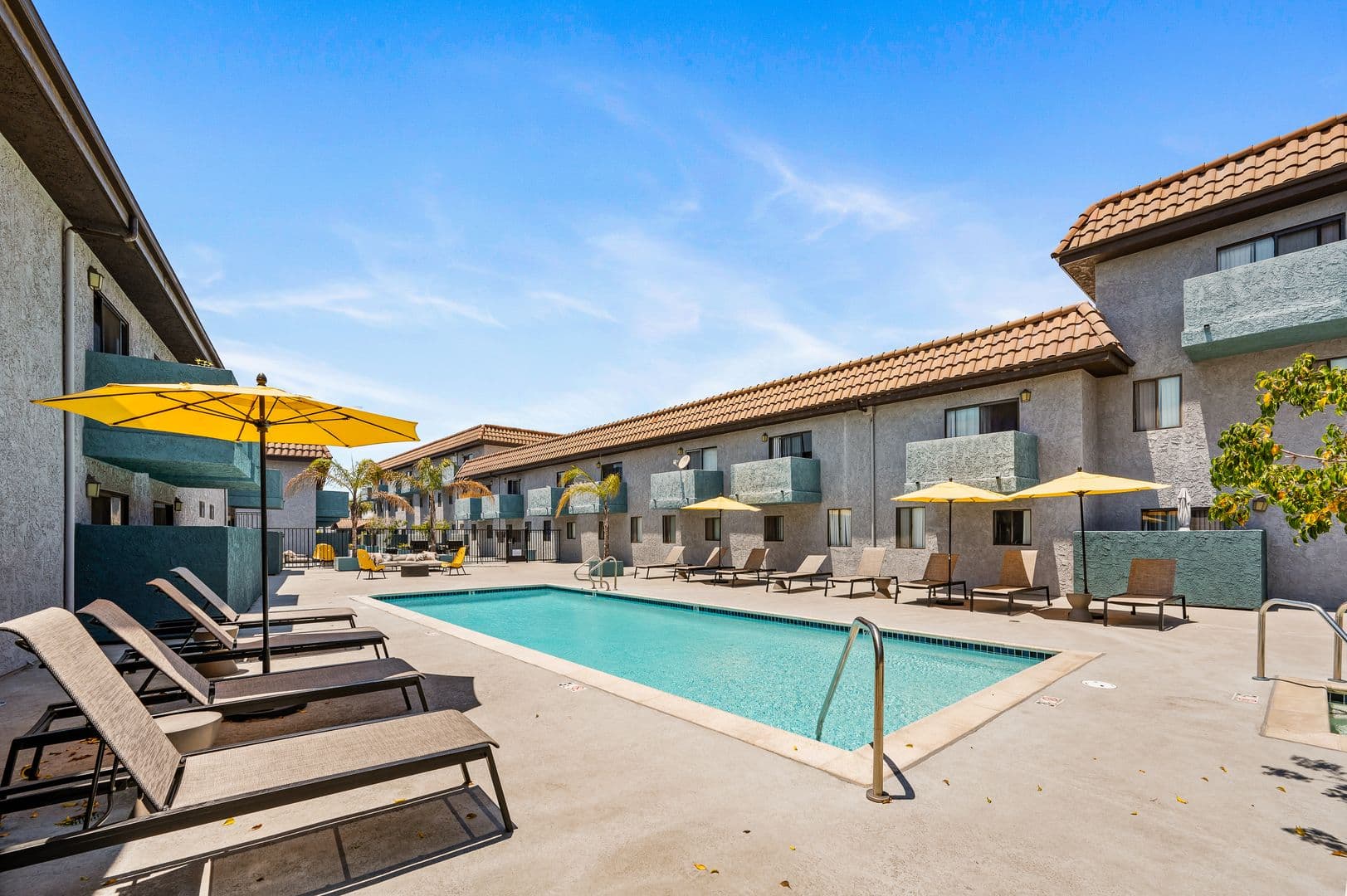 Long Beach Apartment: 2301 E. Market St.