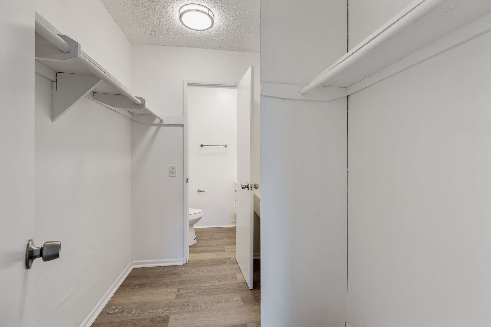 Sylmar Apartment: 12960 Dronfield Ave.