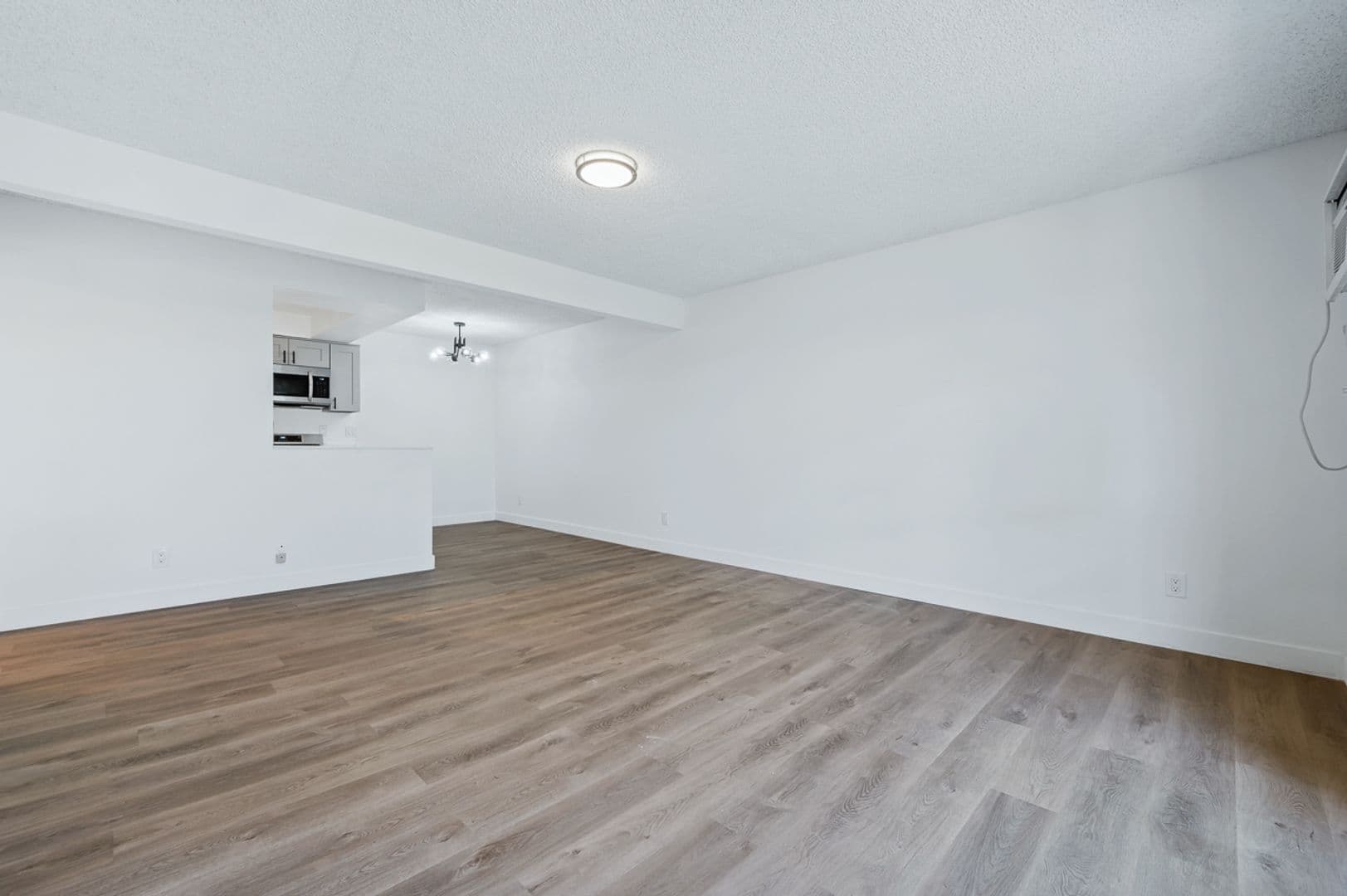 Long Beach Apartment: 5565 Ackerfield Ave.