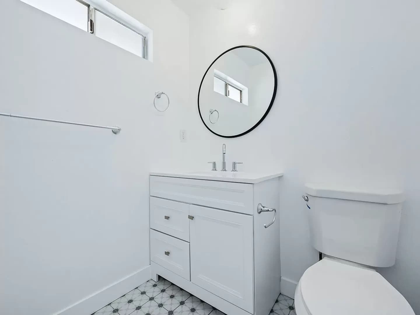 Long Beach Apartment: 5700 Ackerfield Ave.