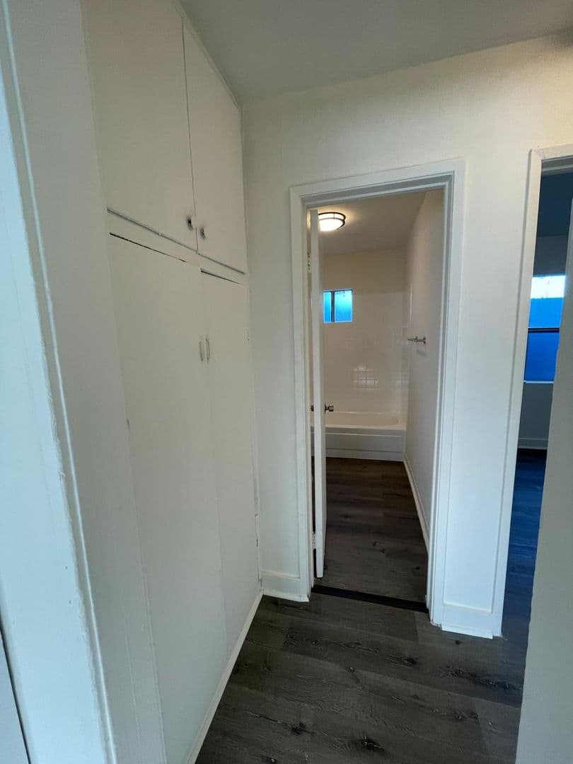 Los Angeles Apartment: 825, 829 & 833 E 108th St