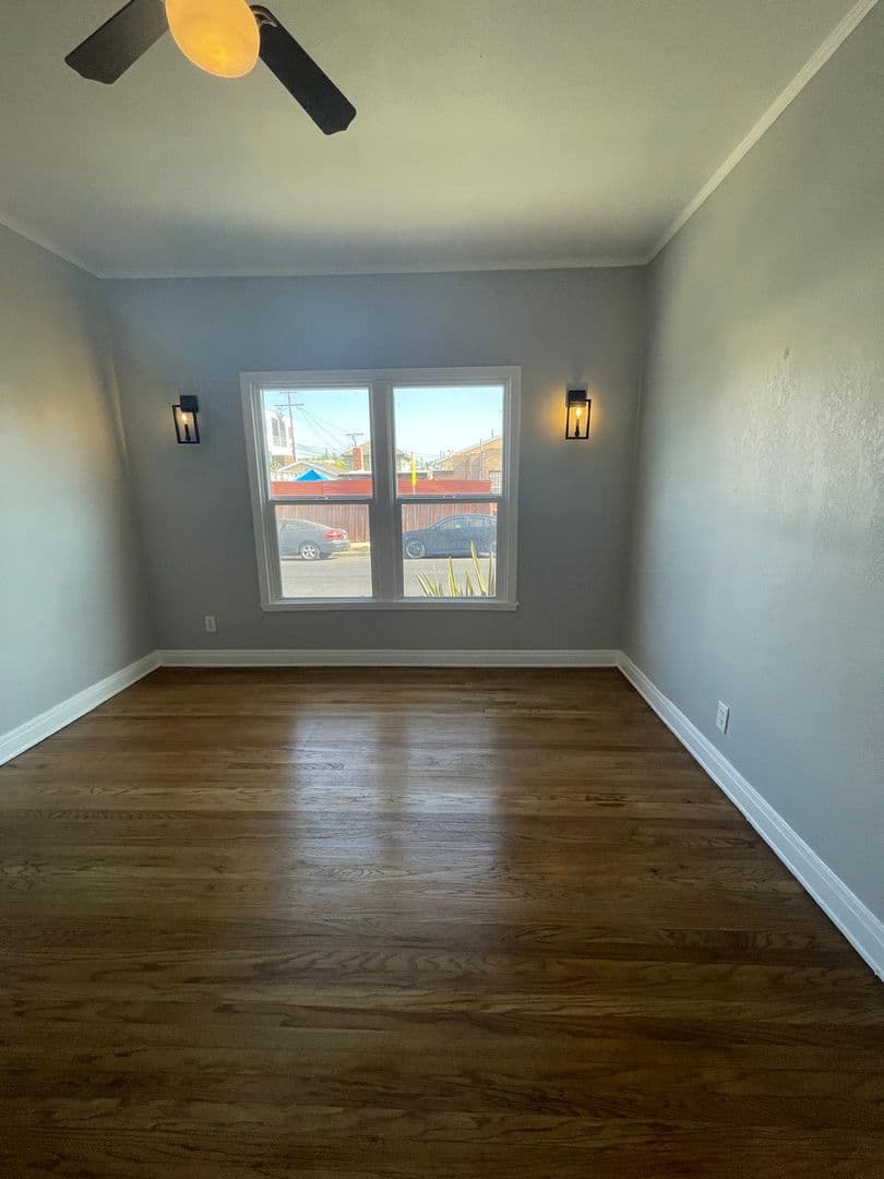 Los Angeles Apartment: 2901 Somerset Drive