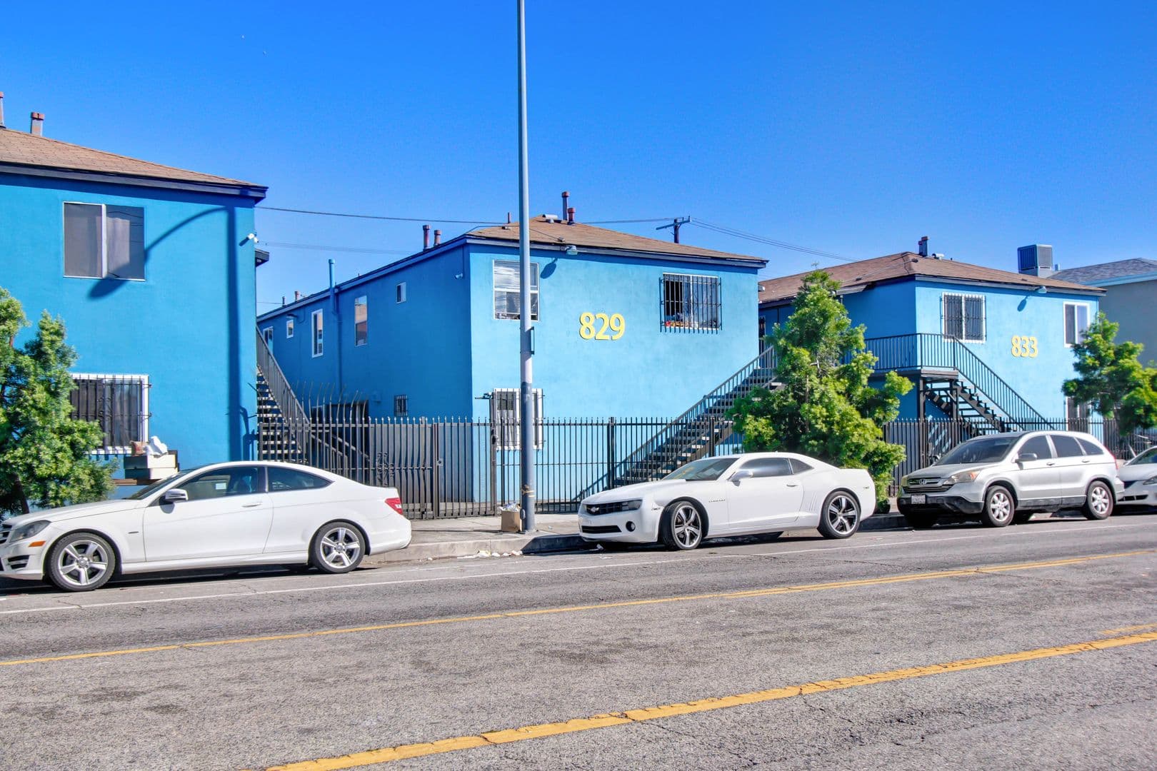 Los Angeles Apartment: 825, 829 & 833 E 108th St