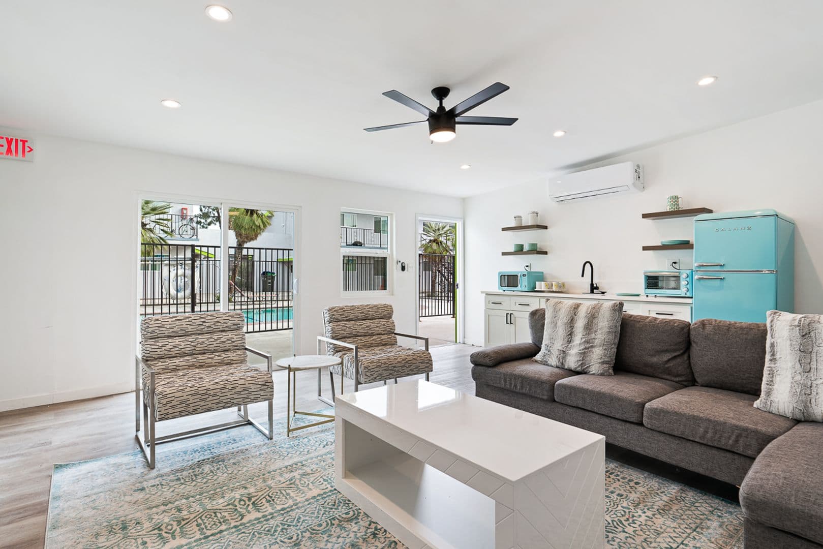 Long Beach Apartment: 5700 Ackerfield Ave.
