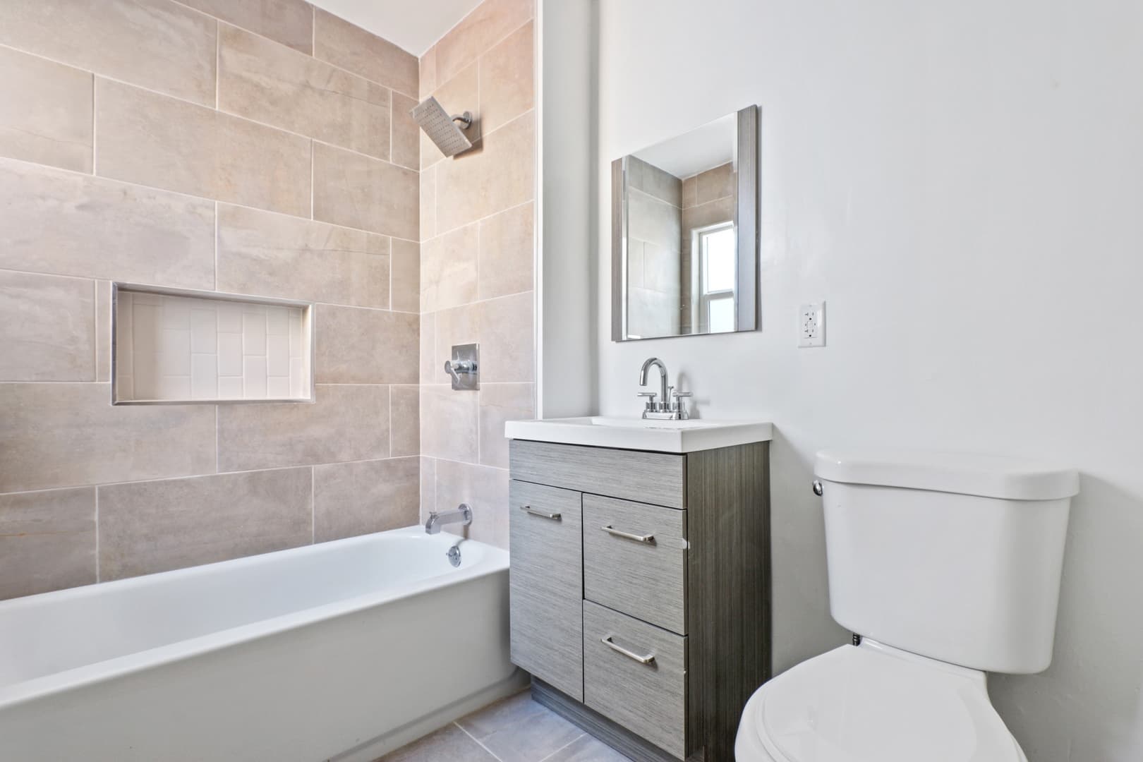 Los Angeles Apartment: 6422 S. Victoria Ave