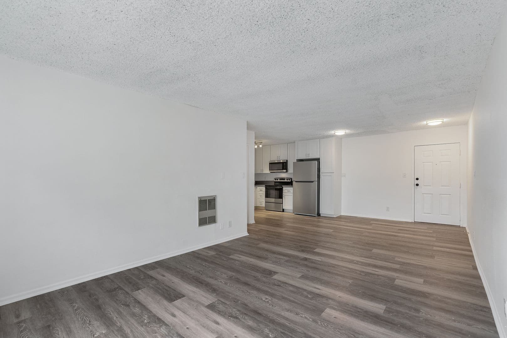 Sylmar Apartment: 12960 Dronfield Ave.