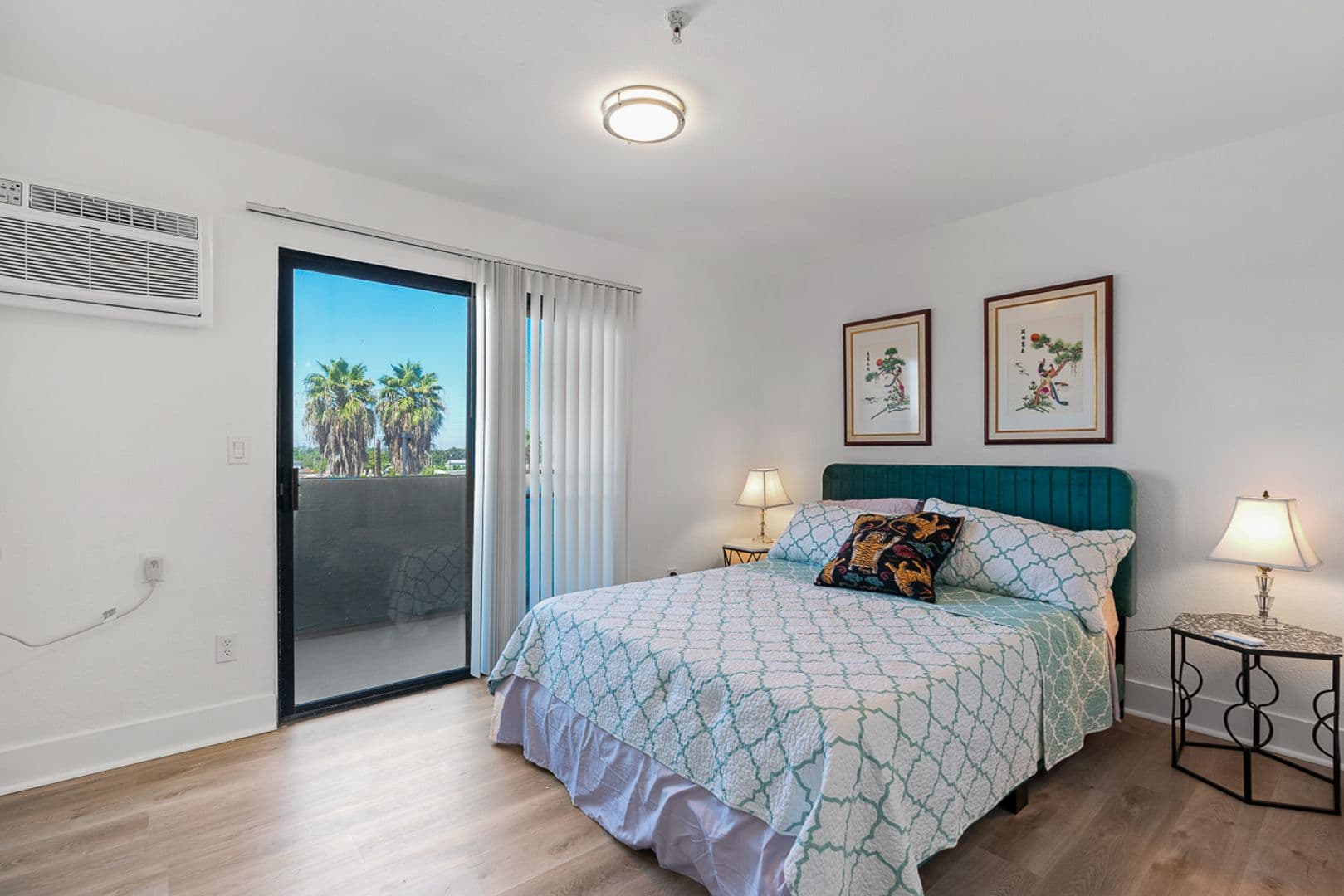 Long Beach Apartment: 2301 E. Market St.