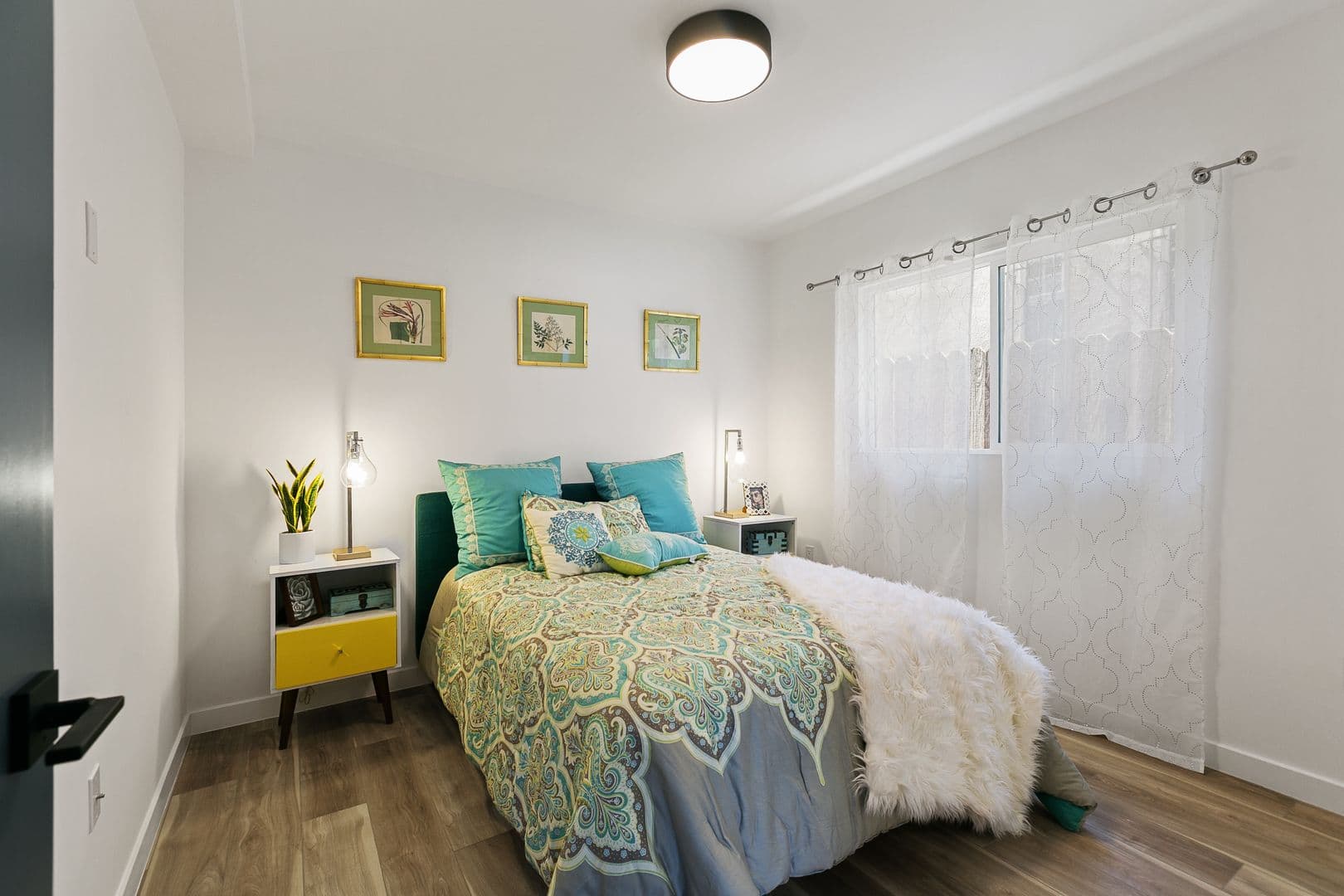 Los Angeles Apartment: 2918-2922 Hauser Blvd