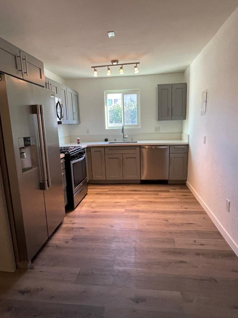 North Hills Apartment: 8923 Orion Avenue