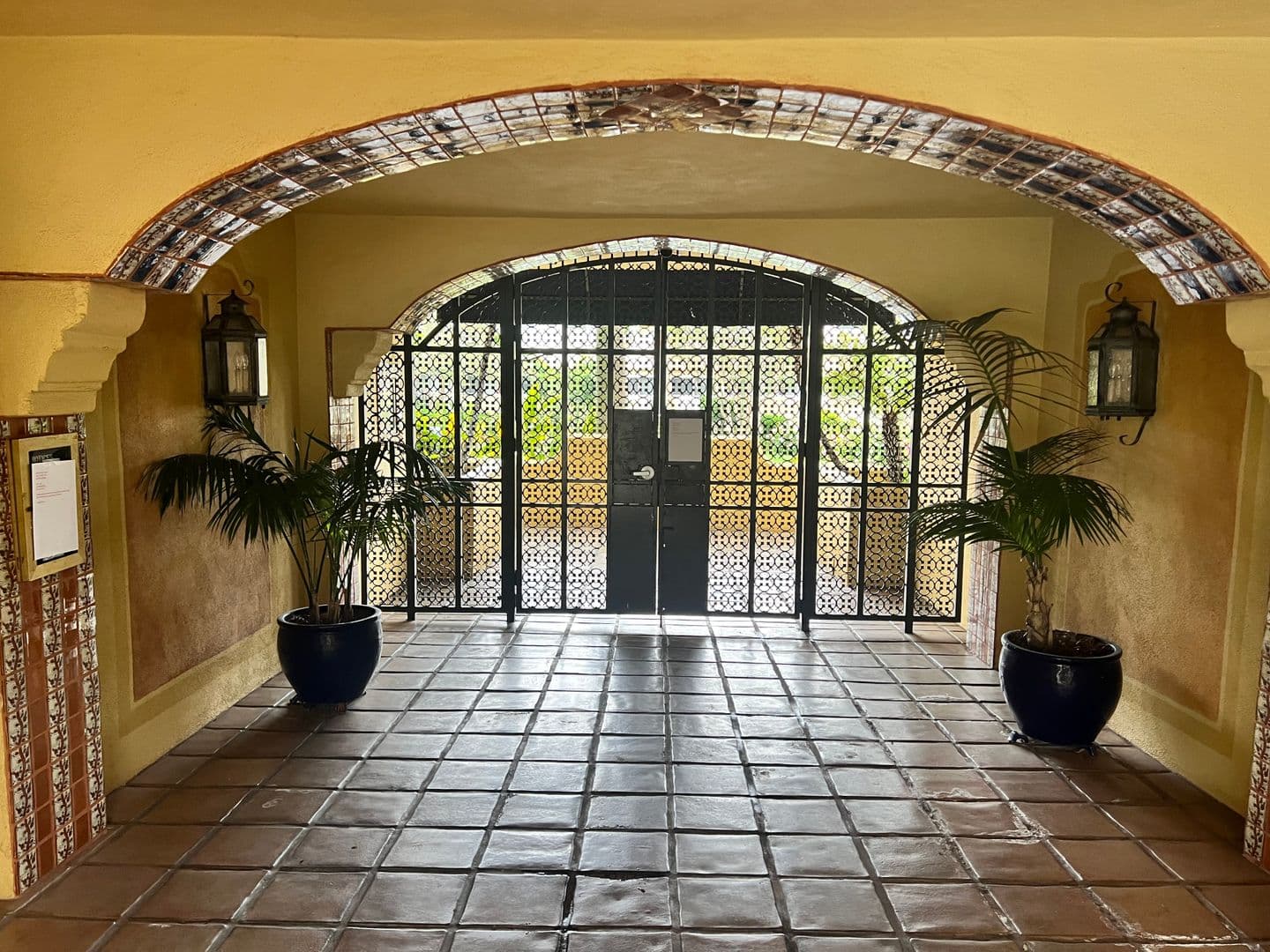Los Angeles Condo: 1615 N. Laurel Ave - #203