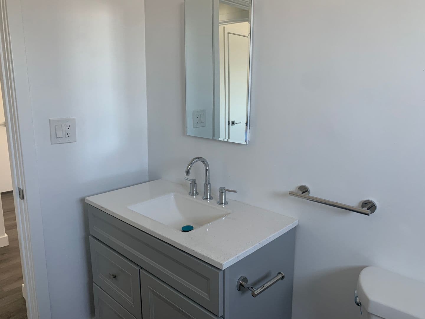 Los Angeles Apartment: 6736 & 6800 West Blvd