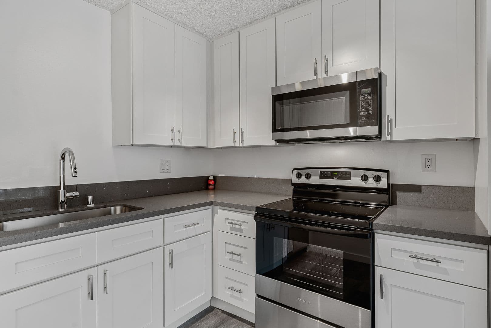 Sylmar Apartment: 12960 Dronfield Ave.