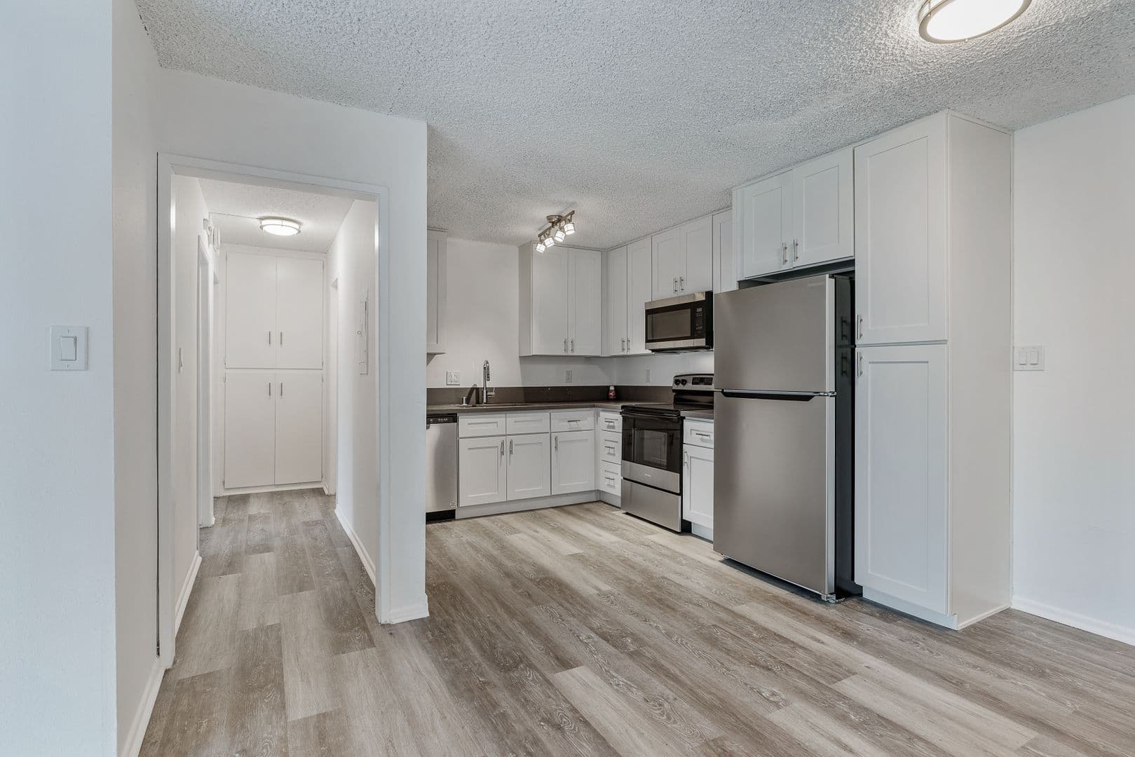 Sylmar Apartment: 12960 Dronfield Ave.