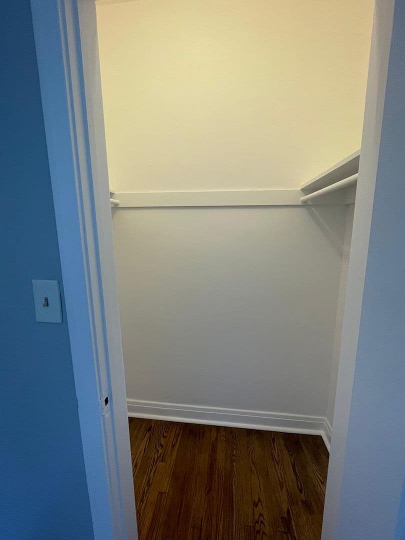 Los Angeles Apartment: 2901 Somerset Drive