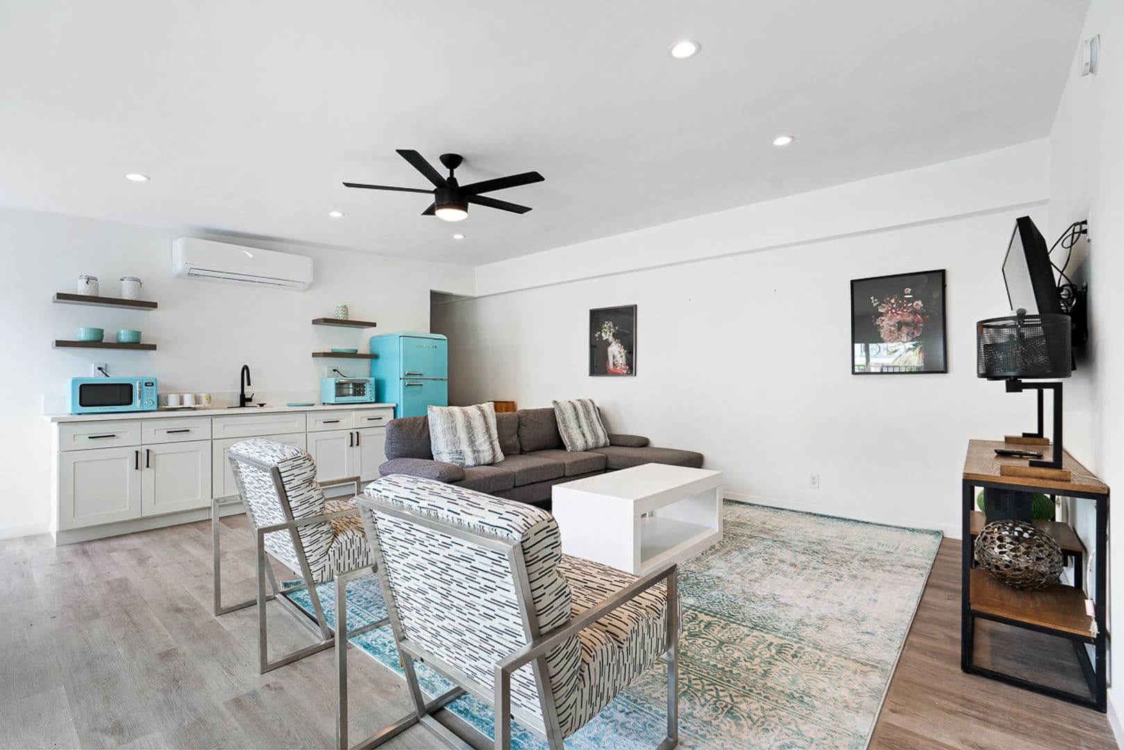 Long Beach Apartment: 5565 Ackerfield Ave.