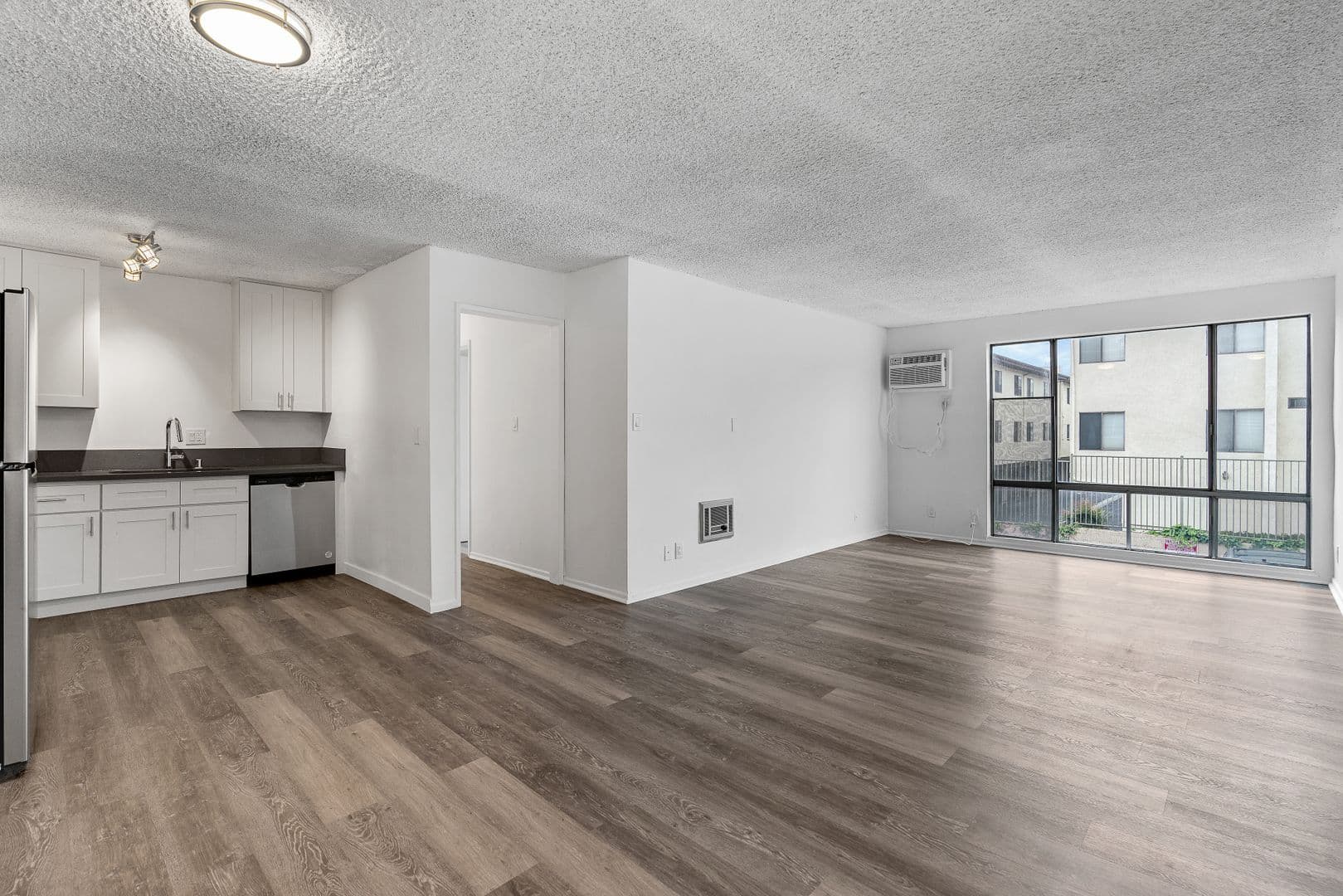 Sylmar Apartment: 12960 Dronfield Ave.