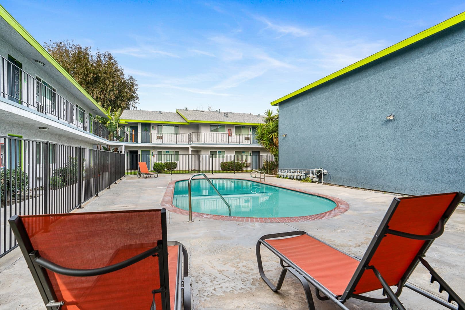 Long Beach Apartment: 5700 Ackerfield Ave.