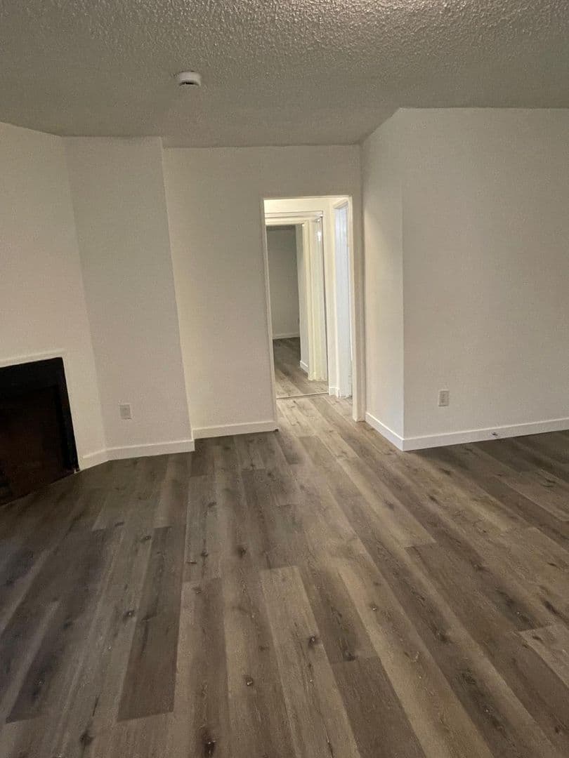 North Hills Apartment: 8923 Orion Avenue