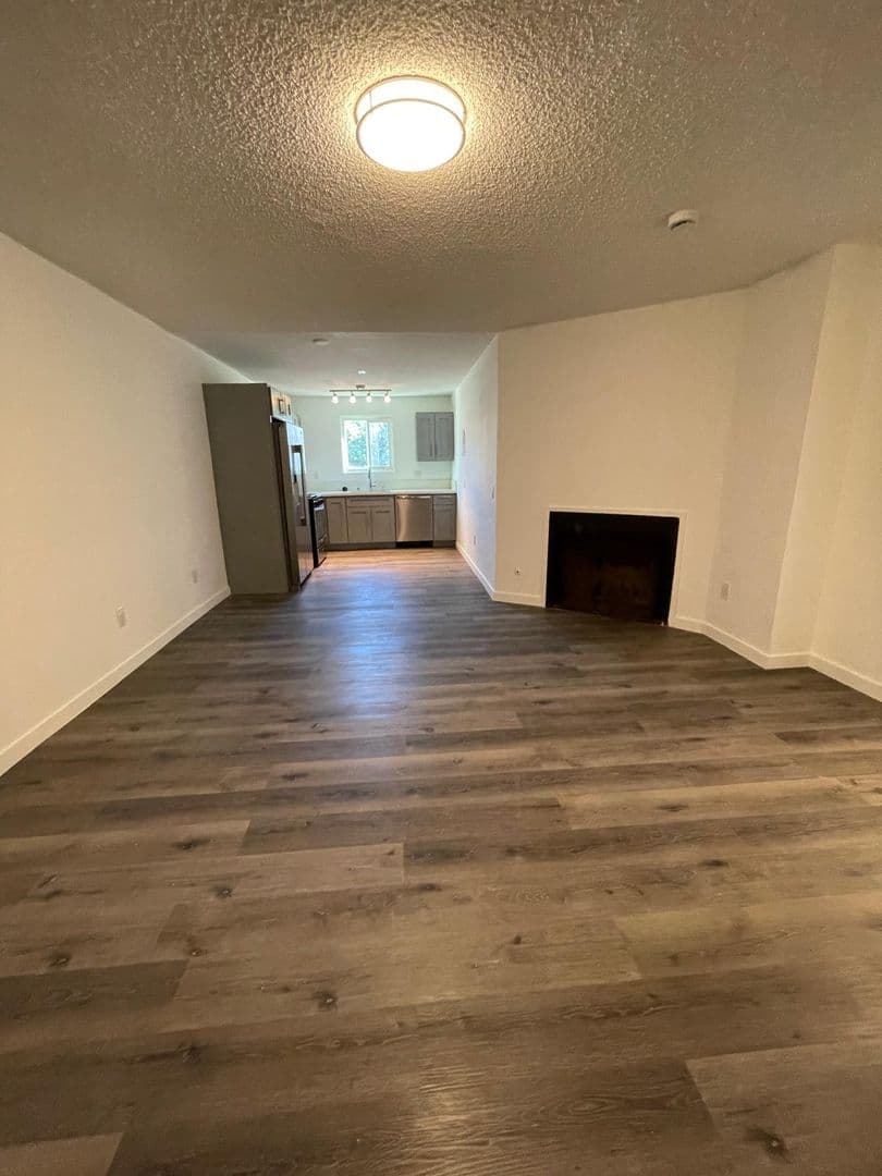 North Hills Apartment: 8923 Orion Avenue