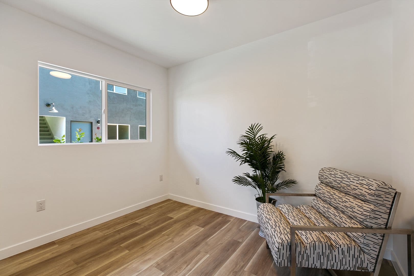 Los Angeles Apartment: 2918-2922 Hauser Blvd