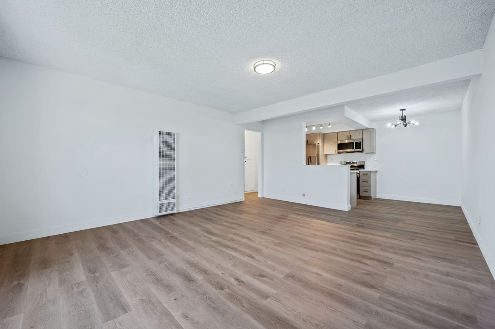 Long Beach Apartment: 5700 Ackerfield Ave.