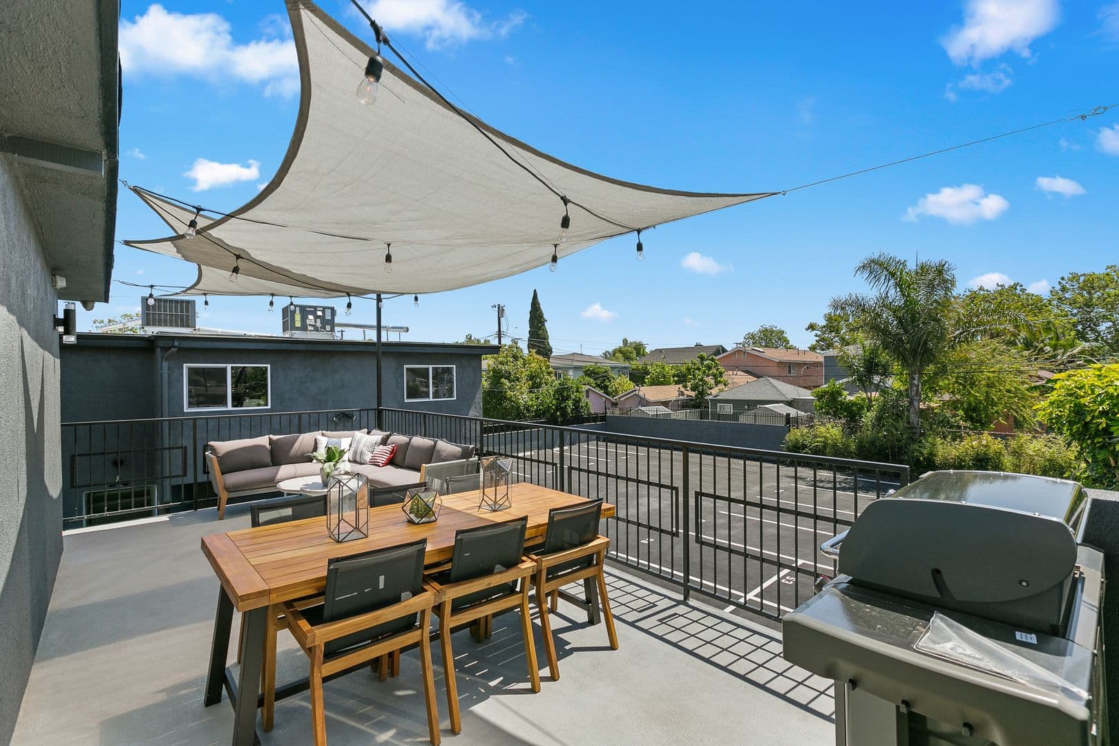 Los Angeles Apartment: 2918-2922 Hauser Blvd