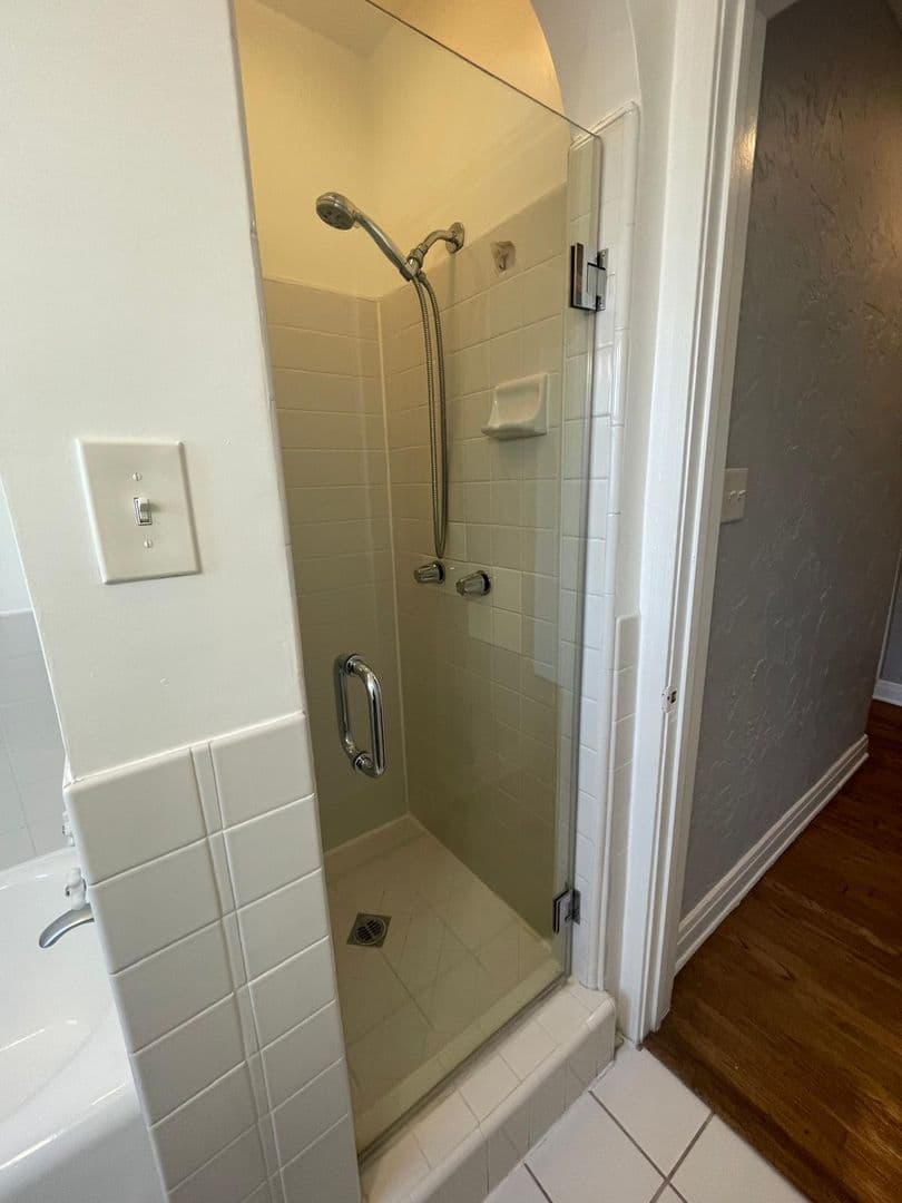Los Angeles Apartment: 2901 Somerset Drive