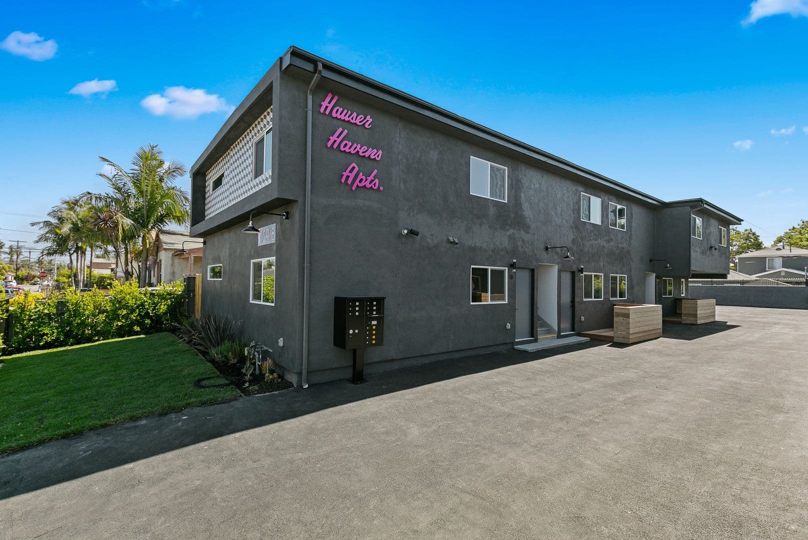 Los Angeles Apartment: 2918-2922 Hauser Blvd