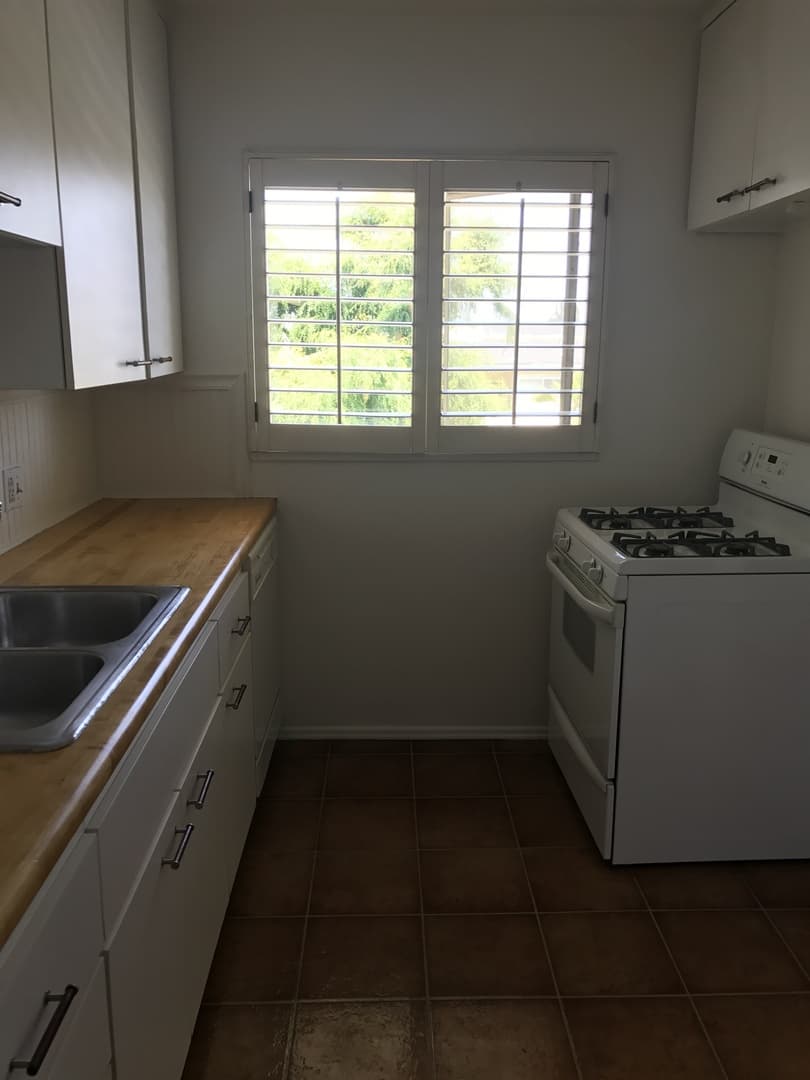 Los Angeles Condo: 1615 N. Laurel Ave - #203