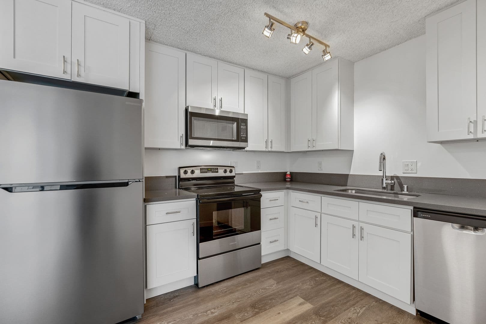 Sylmar Apartment: 12960 Dronfield Ave.
