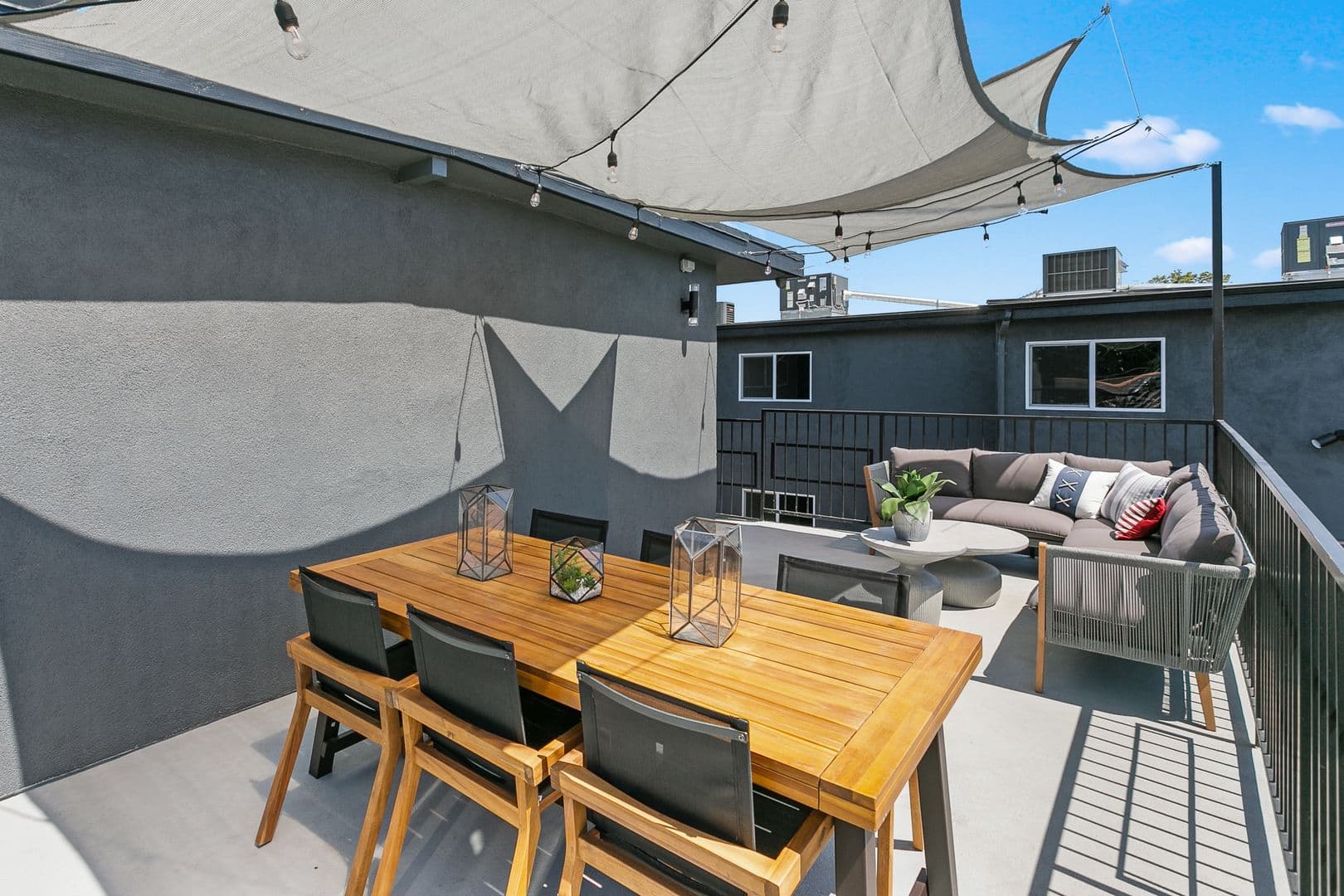 Los Angeles Apartment: 2918-2922 Hauser Blvd