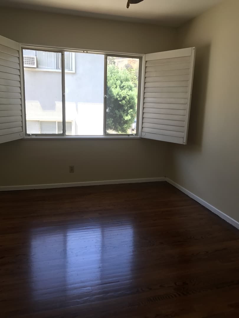 Los Angeles Condo: 1615 N. Laurel Ave - #203