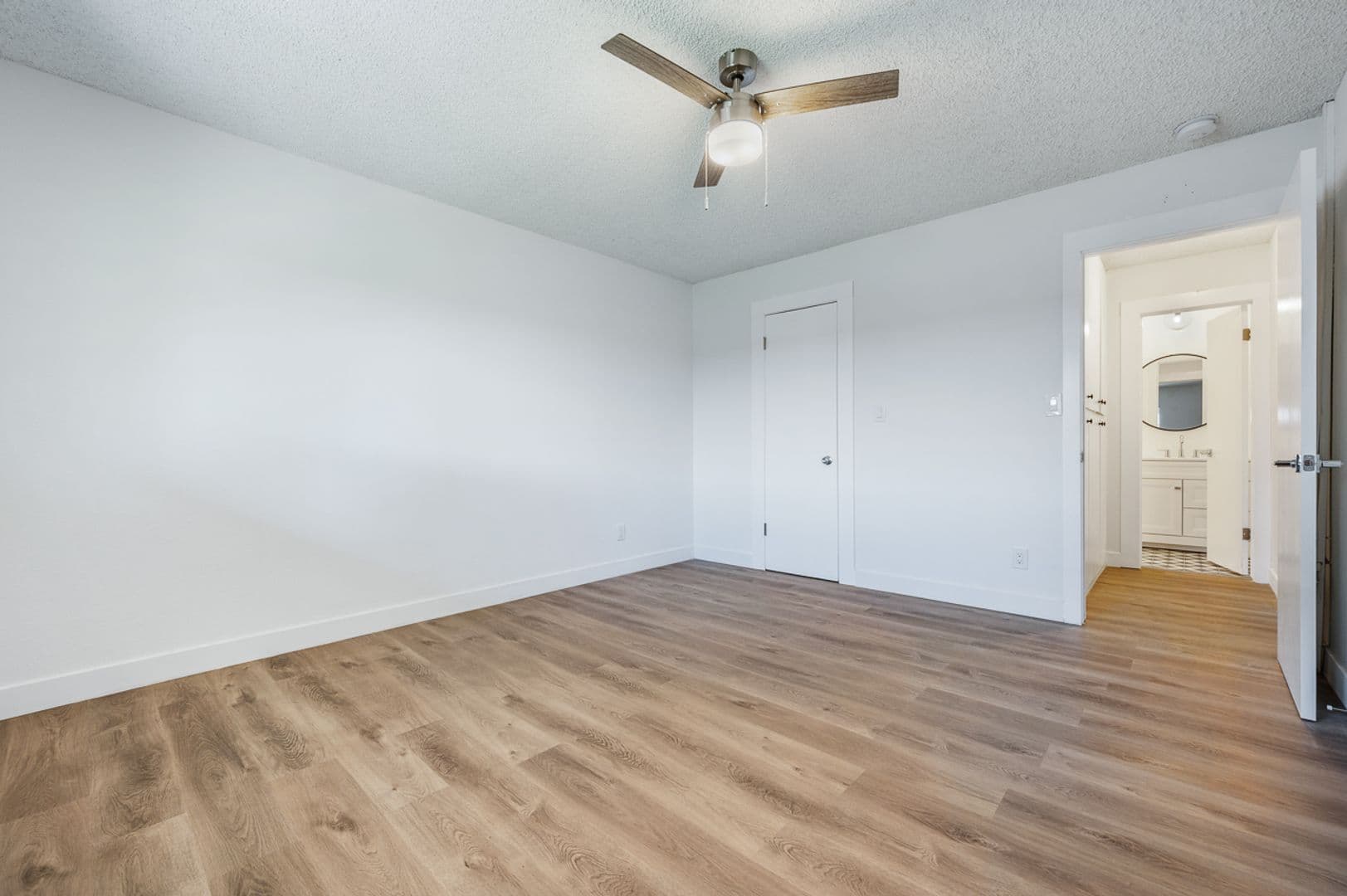 Long Beach Apartment: 5700 Ackerfield Ave.