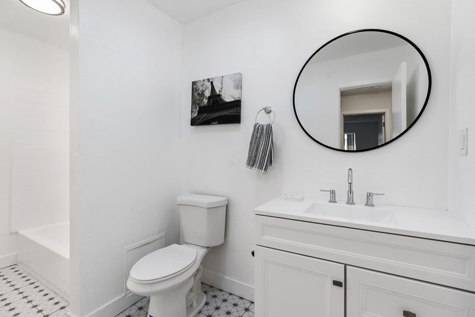 Long Beach Apartment: 5565 Ackerfield Ave.