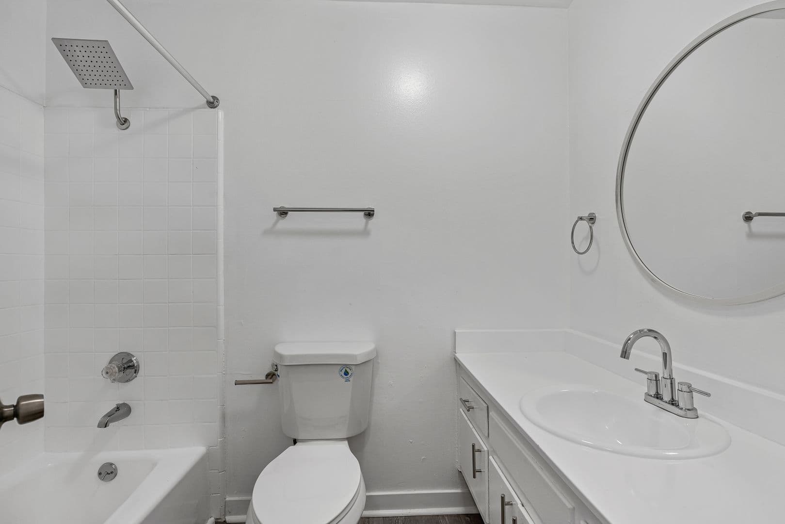 Sylmar Apartment: 12960 Dronfield Ave.