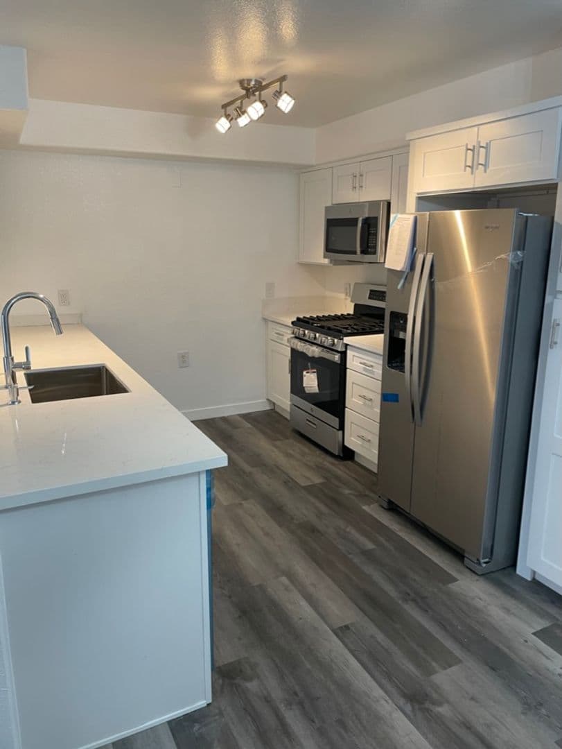 Las Vegas Apartment: 900 Doolittle Ave