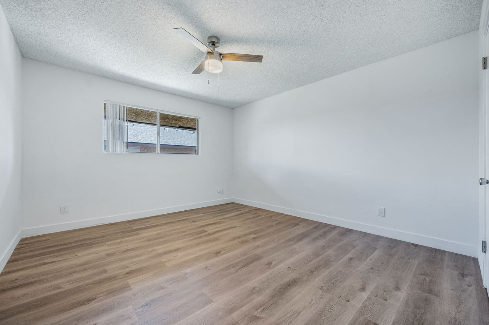 Long Beach Apartment: 5700 Ackerfield Ave.