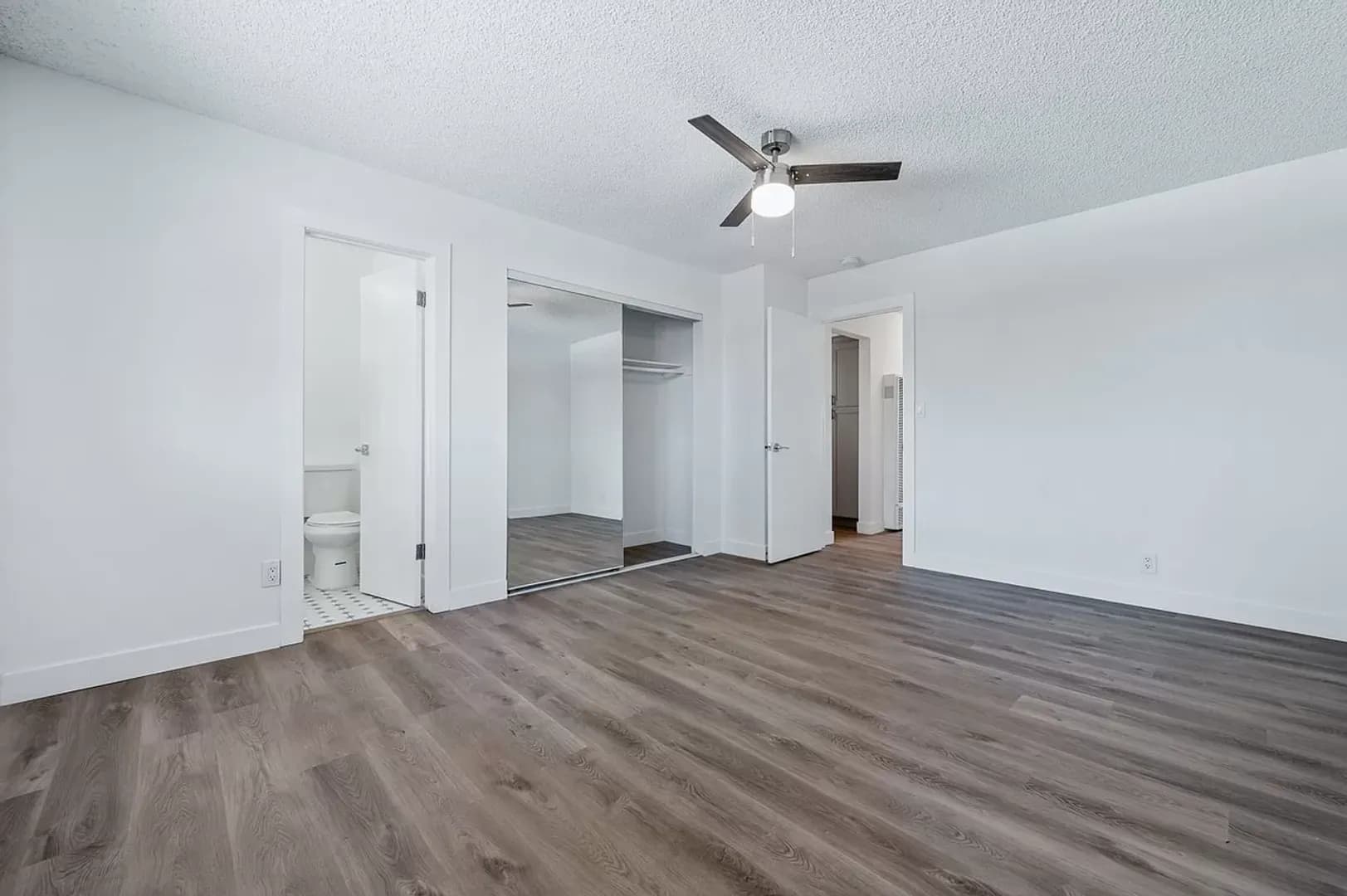Long Beach Apartment: 5700 Ackerfield Ave.