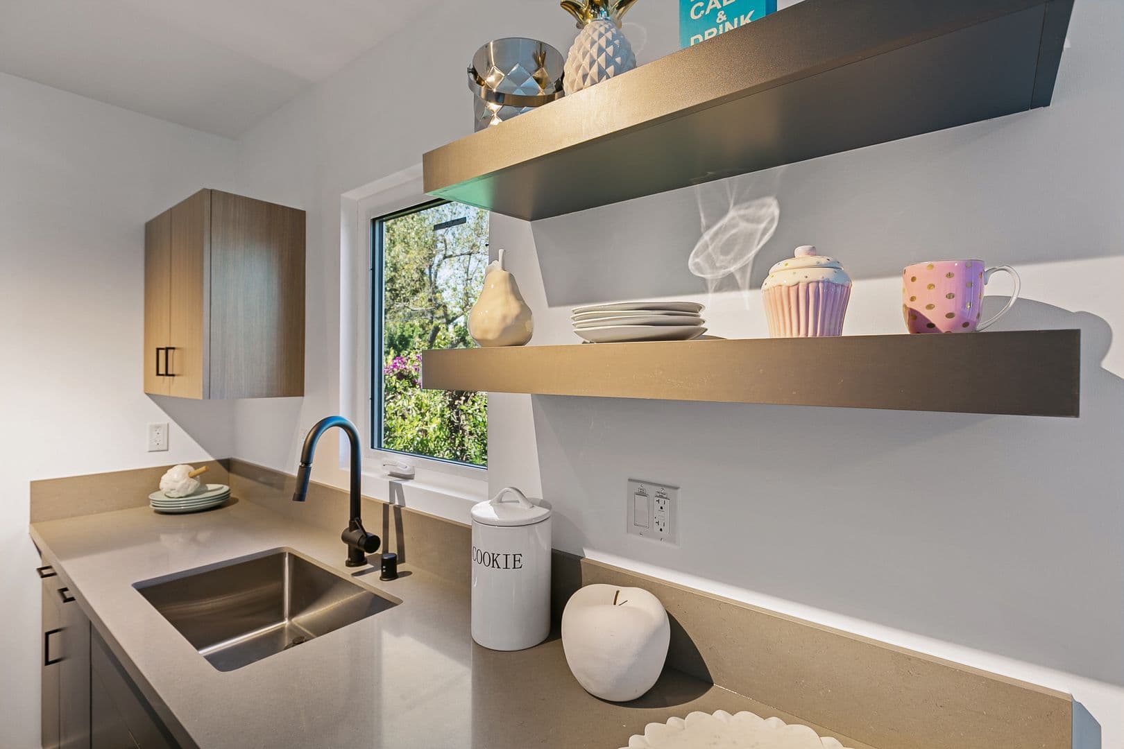 Los Angeles Apartment: 2918-2922 Hauser Blvd
