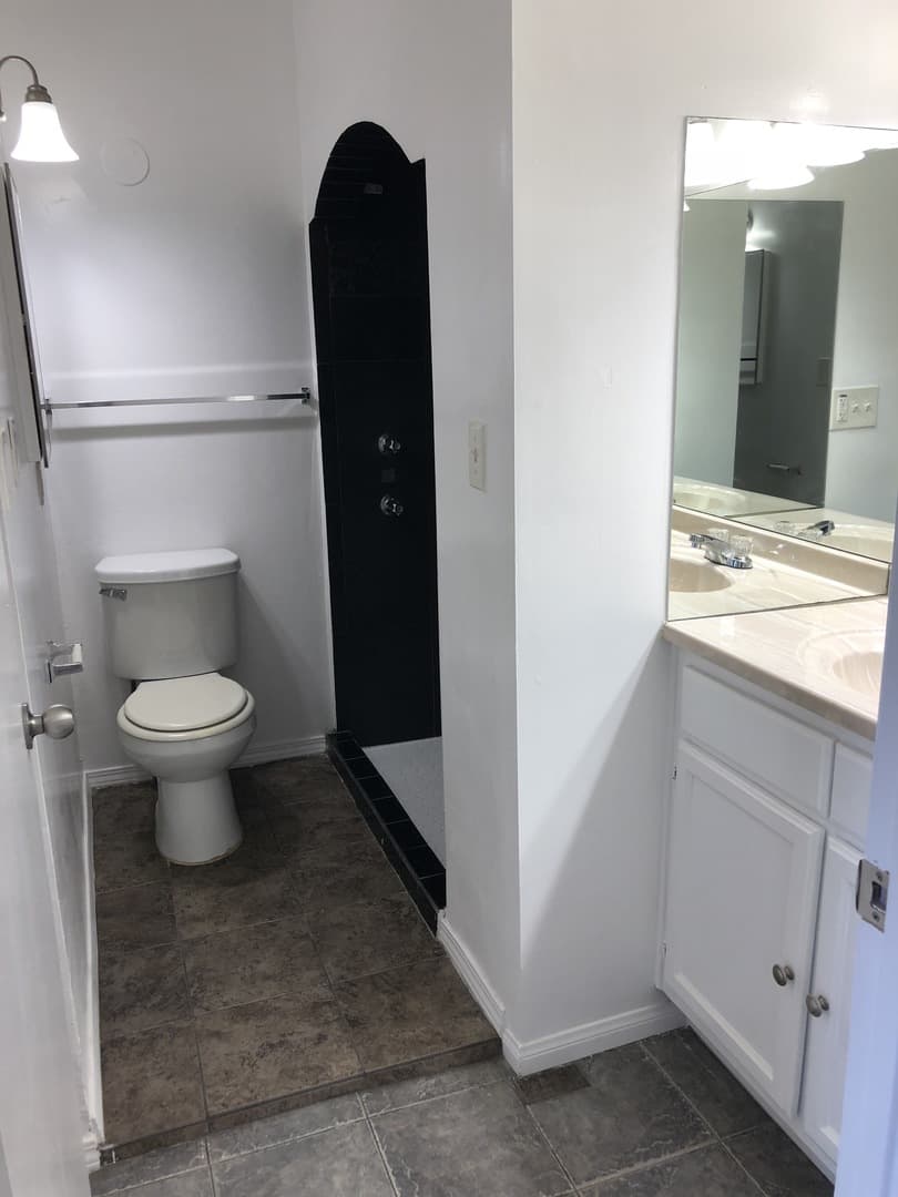 Los Angeles Apartment: 1420 S. Redondo Blvd.