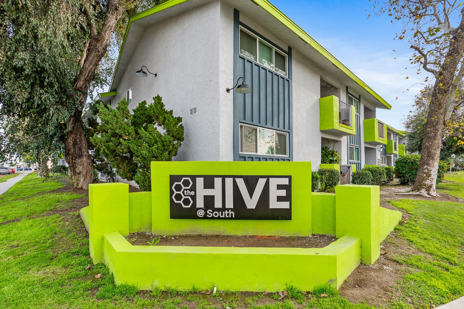 Long Beach Apartment: 5565 Ackerfield Ave.