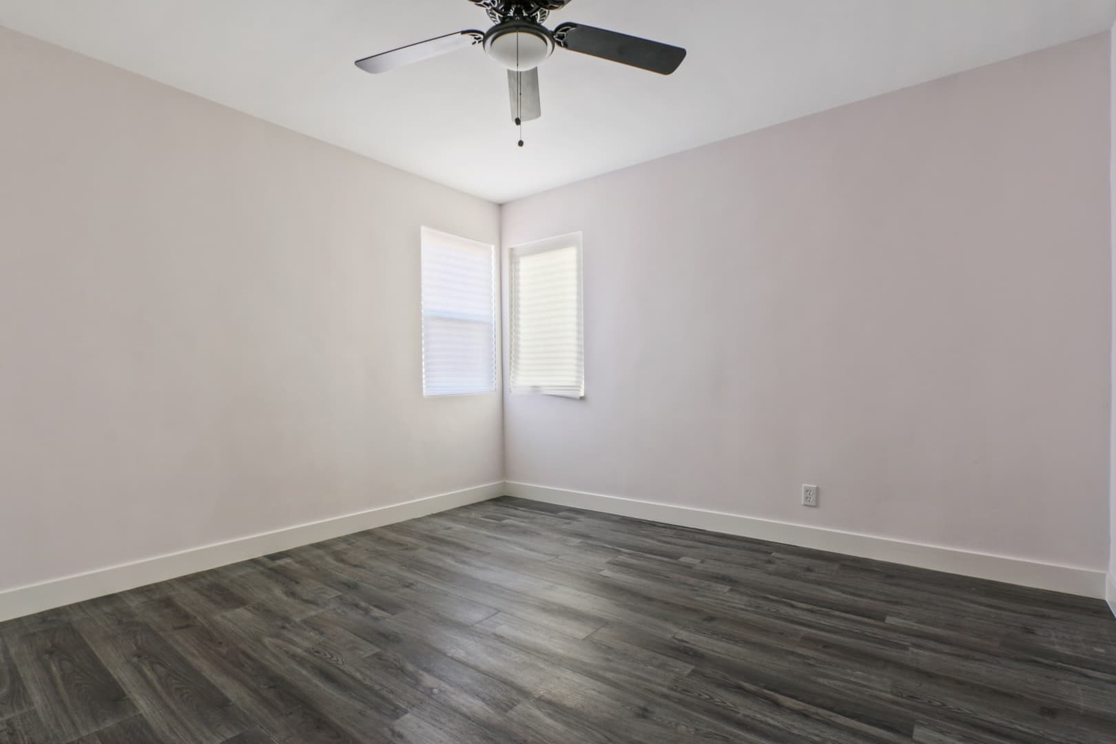 Los Angeles Apartment: 6422 S. Victoria Ave