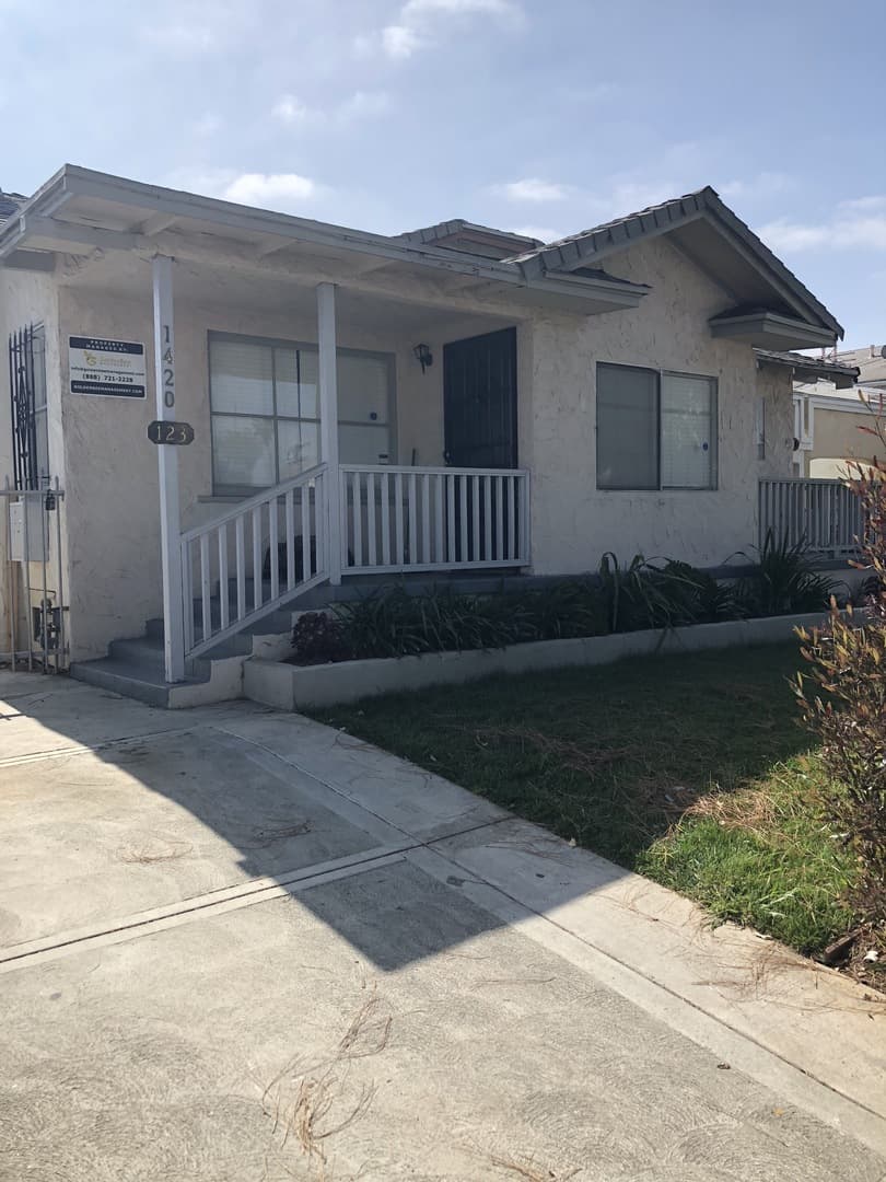 Los Angeles Apartment: 1420 S. Redondo Blvd.