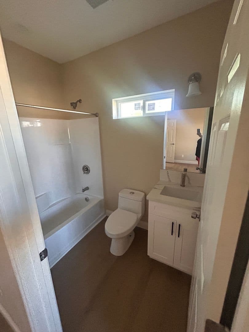 Fontana Apartment: 16186 Merrill Ave