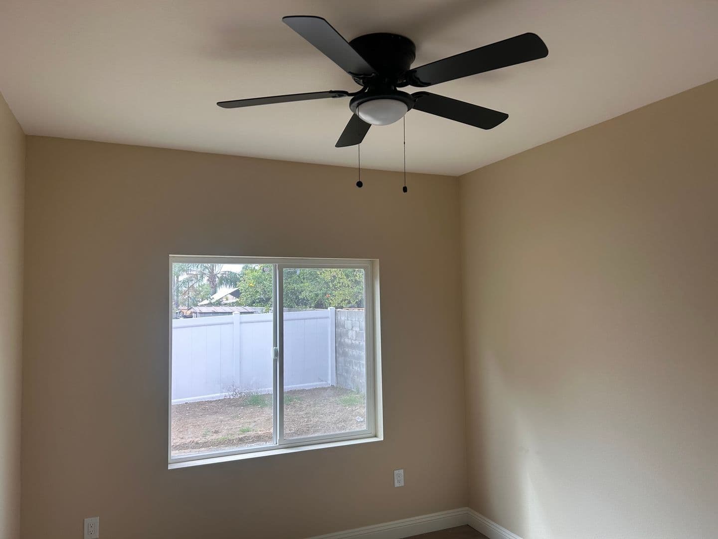 Fontana Apartment: 16186 Merrill Ave
